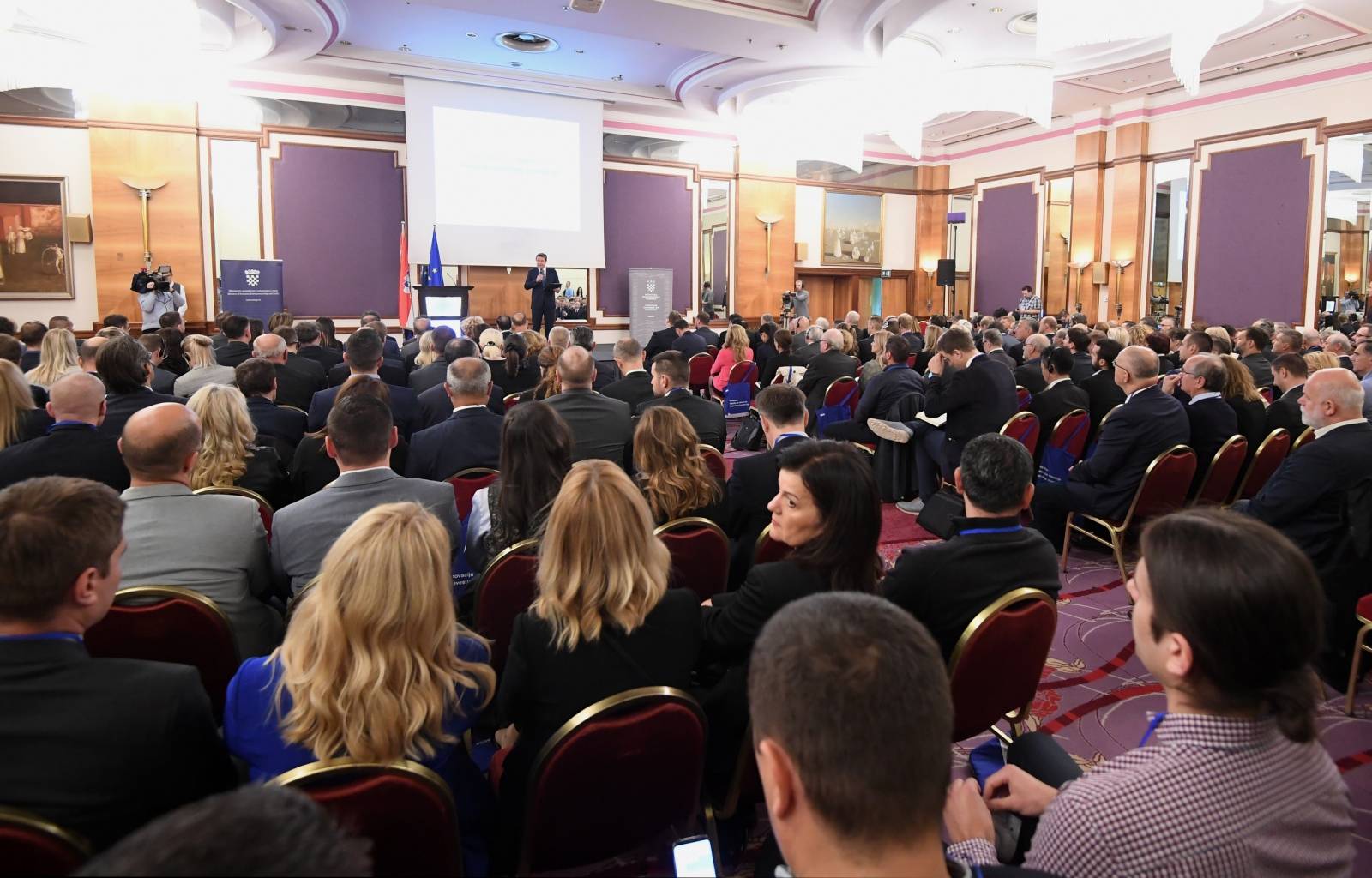 Zagreb: Konferencija "Hrvatska - mjesto za inovacije i pametne investicije"