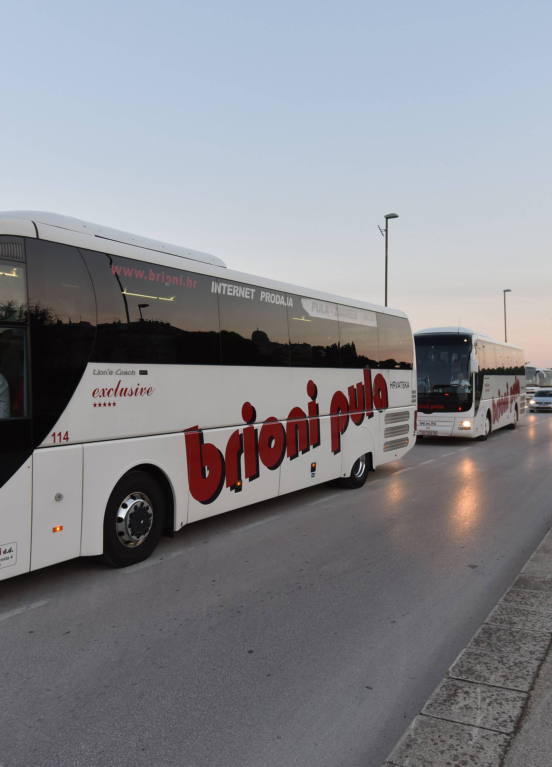 Pula: Radnici Uljanika s autobusima krenuli u Zagreb na prosvjed