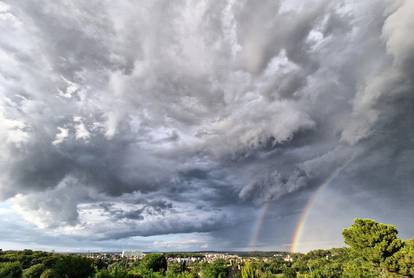 FOTOGALERIJA Intenzivna duga se nadvila na nebu iznad Pule