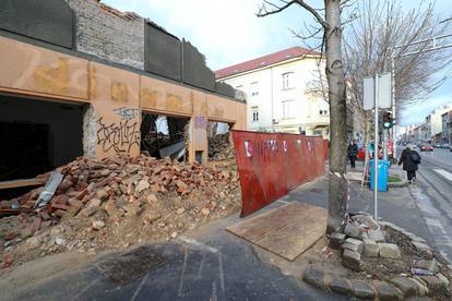 FOTO Pogledajte kako izgleda zgrada s koje se urušio zid na ulicu: Oštećena je od potresa