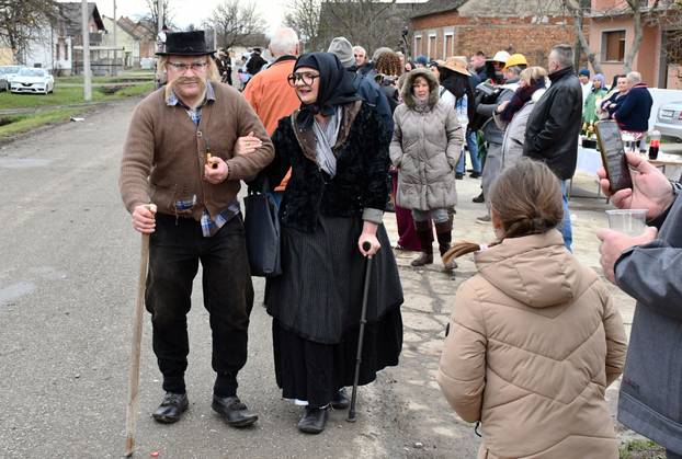 Donja Bebrina: Urnebesni pokladni utorak u Donjoj Bebrini