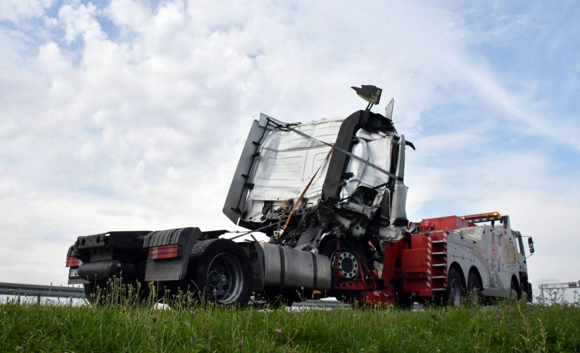 Na autocesti A3 kod Slavonskog Broda sudarila se dva kamiona iste prijevozničke tvrtke iz Turske