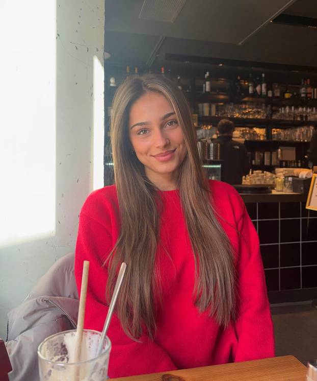 FOTO Zanosna Julija objavila je zaruke s ofenzivcem Dinama