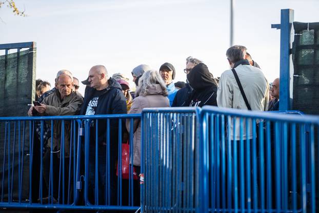 Zagrebačka policija organizirala je  javnu prodaju pronađenih predmeta kojima je istekao rok čuvanja