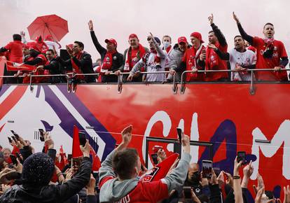 Ligue 1 - Lille receive Ligue 1 trophy