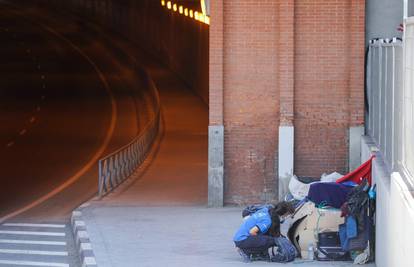 Prži 40, a tisuće beskućnika na ulicama Španjolske: 'Molimo ih da se sklone u prihvatne centre'
