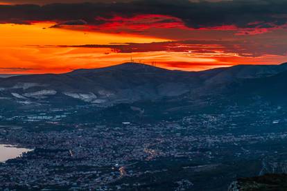 FOTO Sve boje spektra sinoć su 'eksplodirale' iznad Splita...