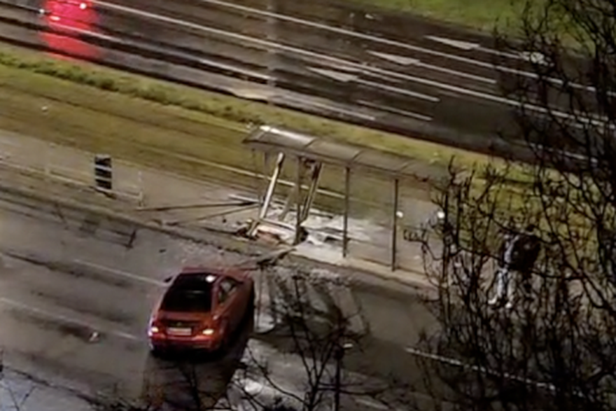 Zabio se u tramvajsku stanicu