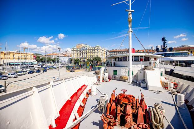 FOTO Zavirite u prvi brod-hotel u Hrvatskoj: Noćenje na ovom brodu u Rijeci ima posebnu čar