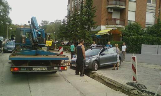 Izašla je s autom iz garaže pa nije vidjela radove na cesti 