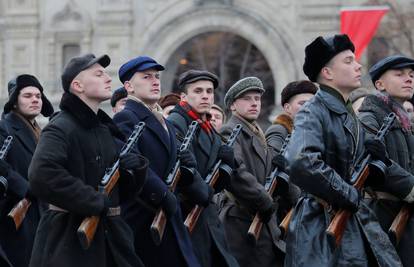 Svečano u Moskvi: Pogledajte vojnu paradu na Crvenom trgu