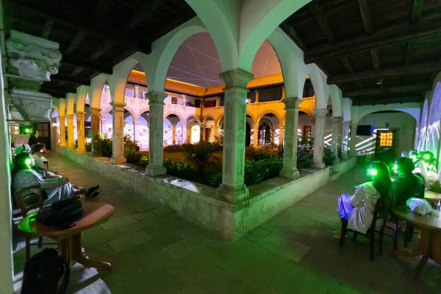 Otvoren 11. Visualia festival u Puli - grad se pretvorio u teatar svjetlećih elemenata