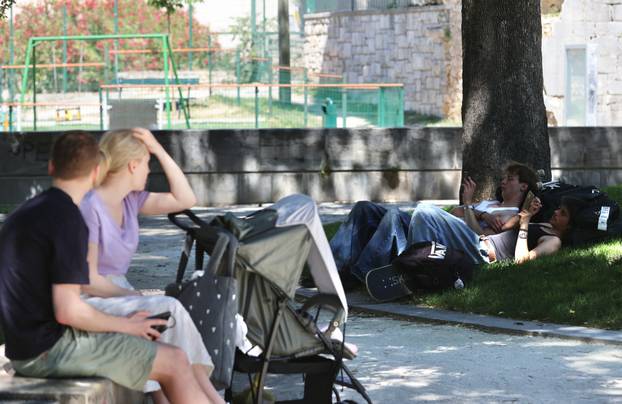 Splitske plaže pune su kupača 
