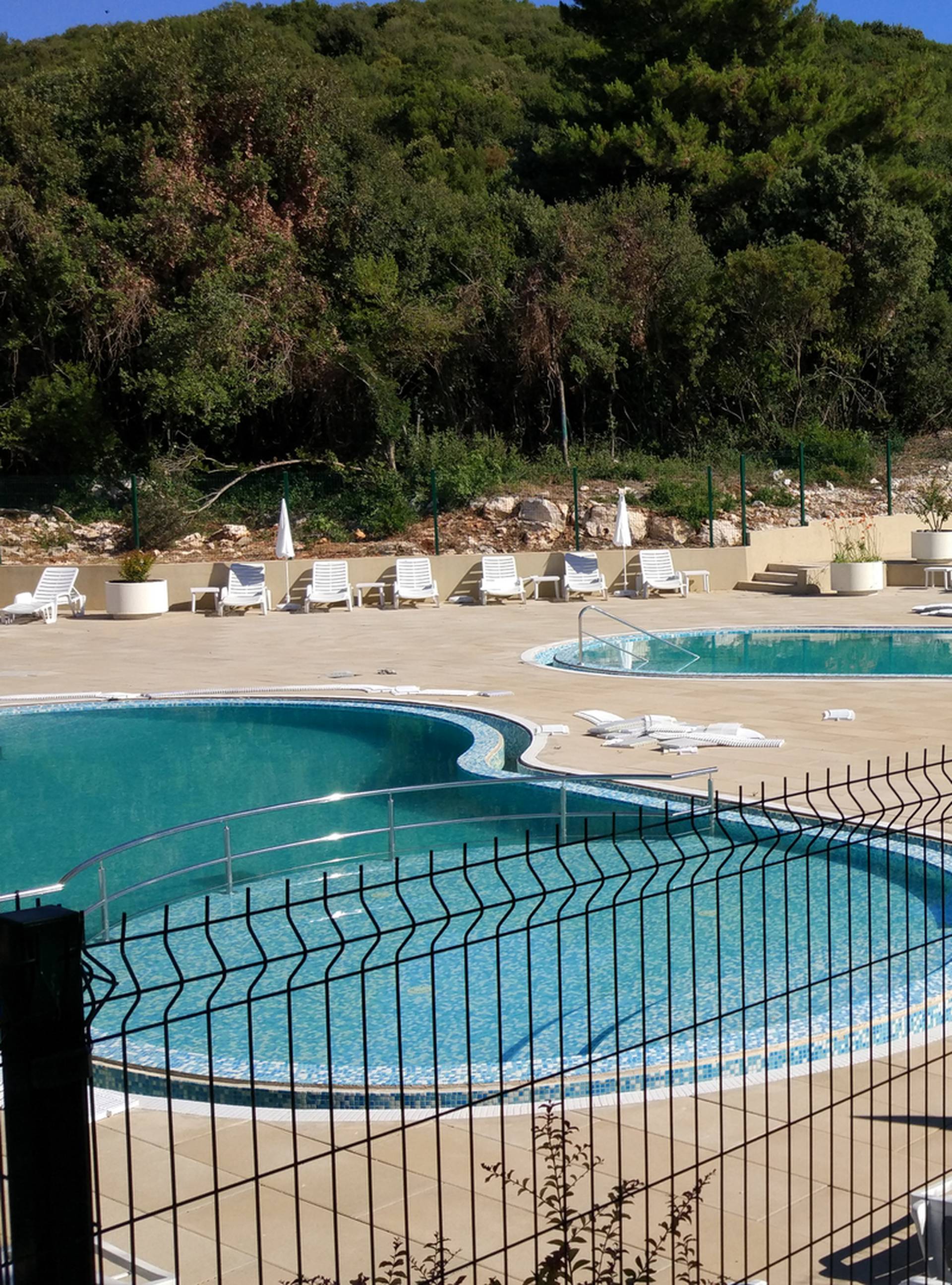 Na Korčuli otvorili resort Port 9; ima bazene, vilu, restorane...