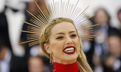 Za siću: Izradite tijaru kakvu je Amber Heard imala na Met Gali