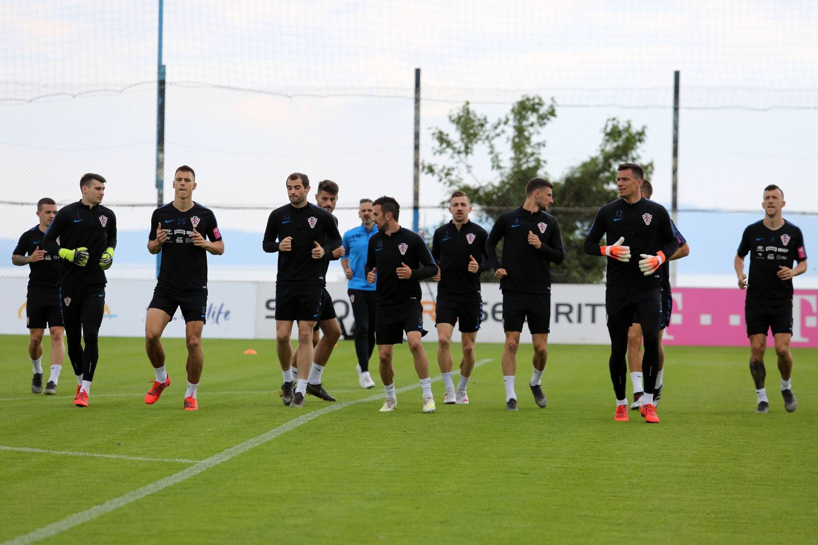 Rijeka: Hrvatska nogometna reprezentacija trenira na pomoÄnom stadionu Rujevica