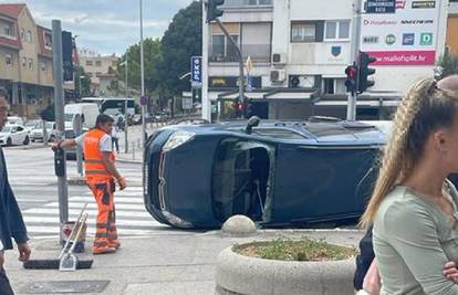 Teški sudar u Splitu: Četvero ozlijeđenih, vadili ih vatrogasci, u automobilu bile i časne sestre