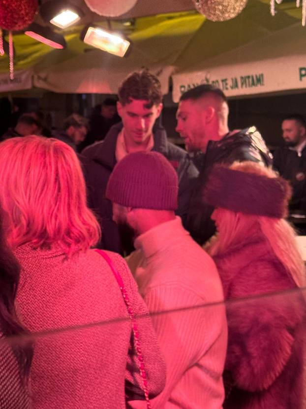 FOTOEKSKLUZIV Joško Gvardiol grlio plavokosu damu u Zagrebu