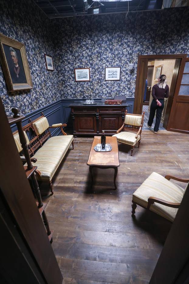 Zagreb: Obilazak kulisa i druženje s glumcima nove serije Divlje p?ele