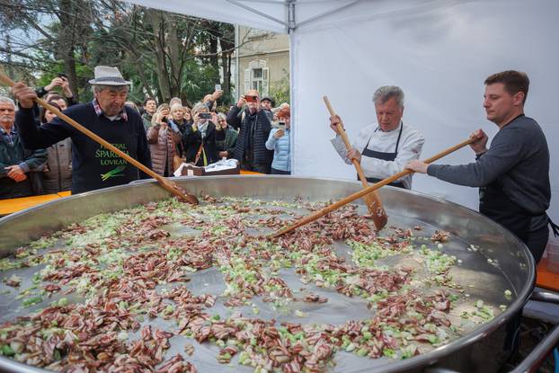 Festival šparuga u Lovranu, Stevo Karapandža napravio fritaju od 1000 jaja