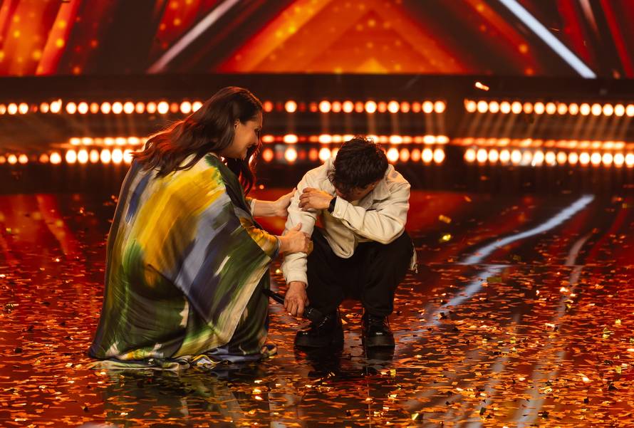 Filipinac Nicolas Ypil pjesmom oduševio žiri, vidno ganuta Martina stisla je zlatni gumb