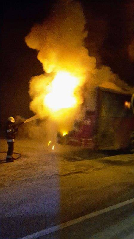 Zapalio se bus: Tijekom vožnje planula vatra, nema ozlijeđenih