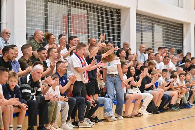 Makarska: Donatorska utakmica veterana Hajduk - Dinamo za Mladena Bartolovića