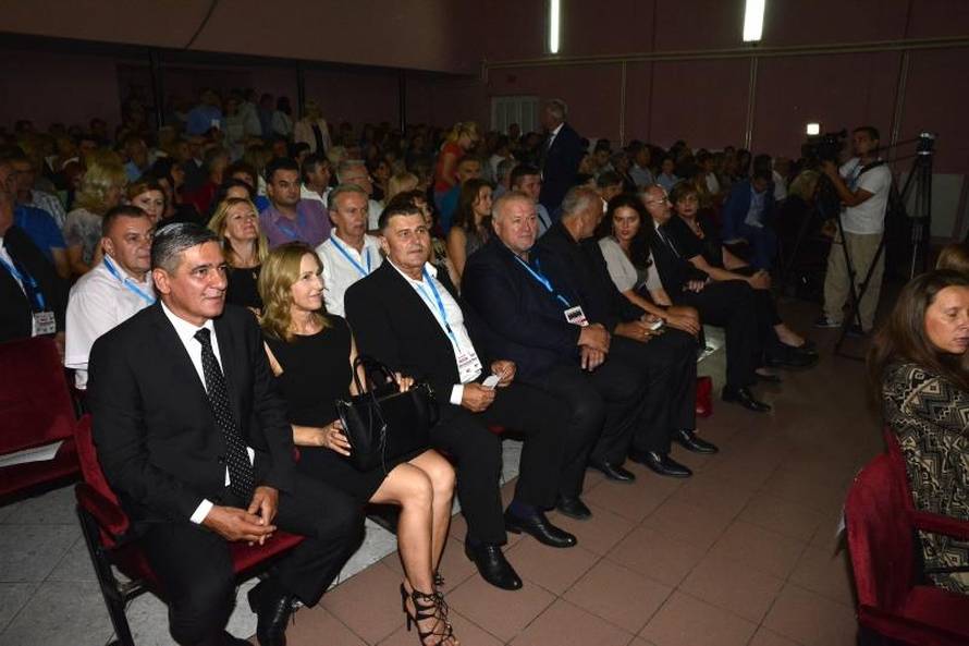 Nives Ivanković i Hrvoje Hribar tulumom slavili Zlatne dukate