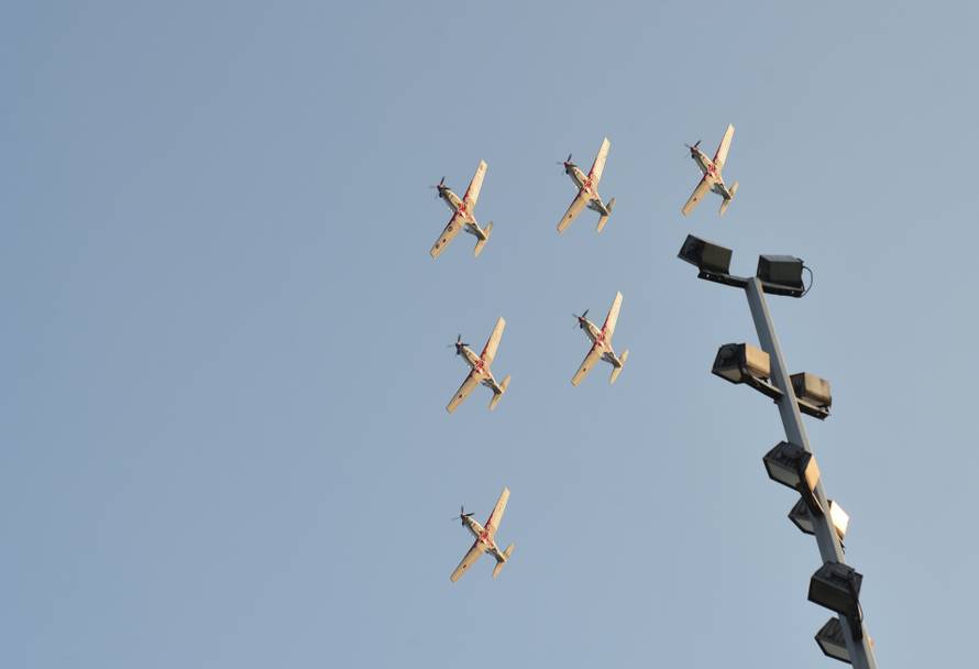 ARHIVA - Na današnji dan 2015. u Zagrebu održan veliki vojni mimohod