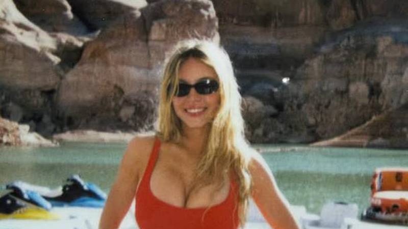 FOTO Sydney odjenula crveni kupaći kao da je u 'Baywatchu'