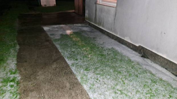 GALERIJA Pljuskovi u Dalmaciji, jaka tuča poharala Slavoniju. U utorak stiže novi val nevremena