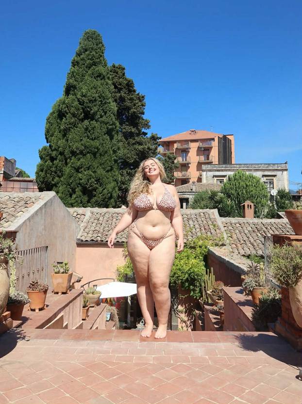 FOTO Plus-size manekenka voli pozirati u donjem rublju: 'Često dobivam bračne ponude'