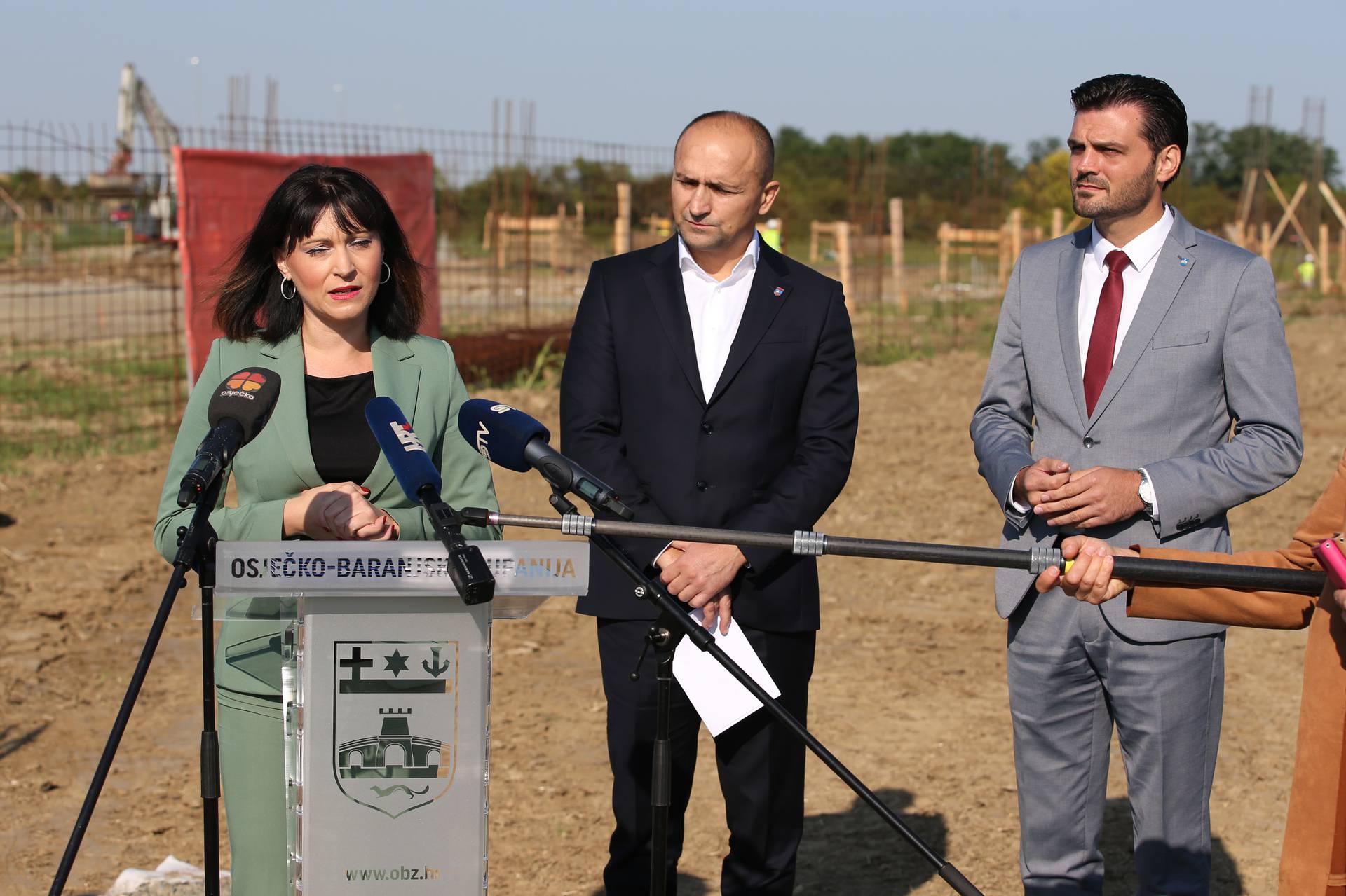 Osijek: Ministrica Tramišak obišla je gradilište Gospodarskog centra