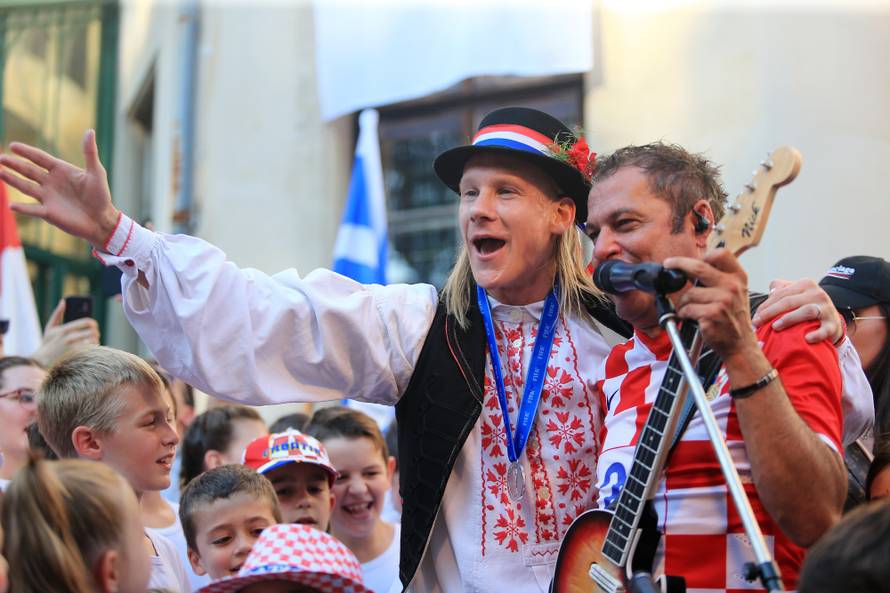 'Jučer je bilo predivno, i danas je divno, ljudi, nastavite slaviti'