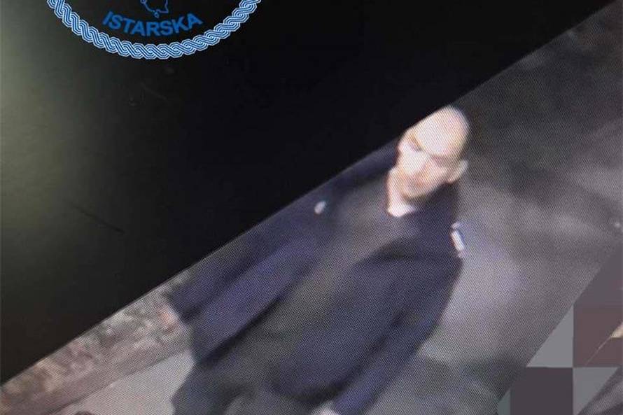 Policija traži ovog čovjeka zbog razbijenih automobila u Puli