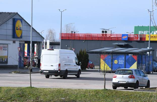 Sisčani su se priključili bojkotu trgovina i kafića 