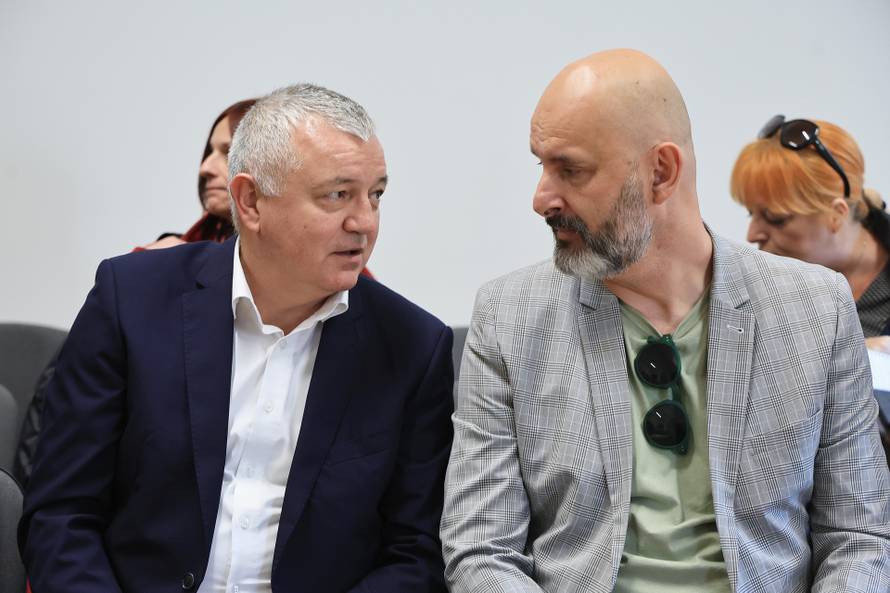 Zagreb: Početak sudjenja u aferi Po babi i stričevima