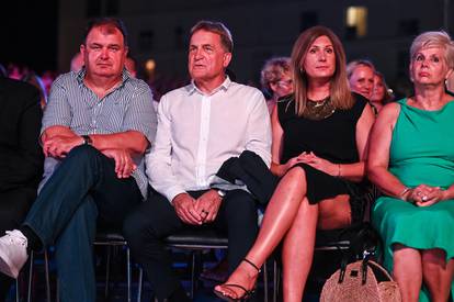 Zadar: Obitelj pjevača, premijer Plenković i mnogi drugi na koncertu u čast Tomislava Ivčića