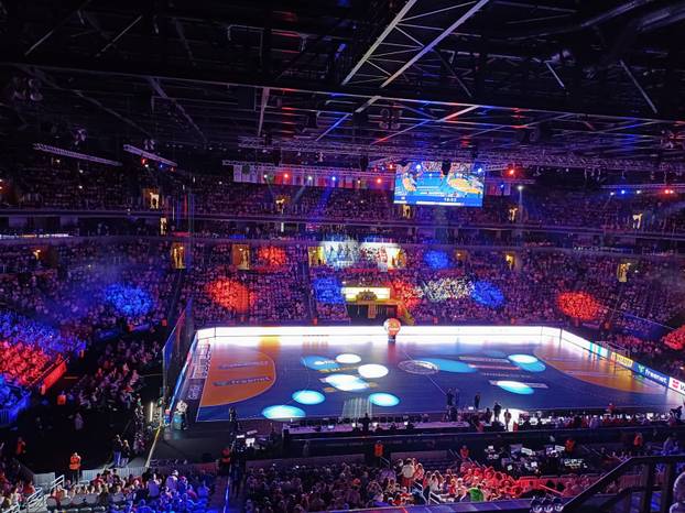 FOTO Euforija u Areni na vrhu: Pogledajte atmosferu, veliki je pljesak dočekao rukometaše