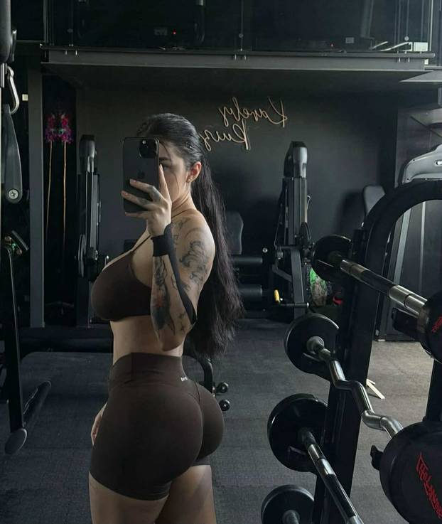 FOTO Zgodna tattoo majstorica ima ludi izazov: 'Tko mi tetovira lice osvoji 10.000 eura!'