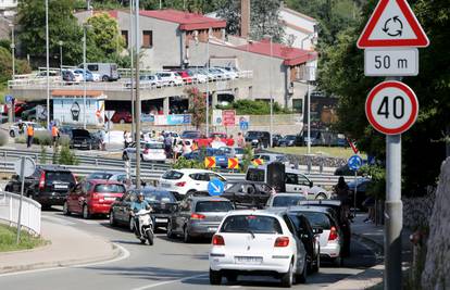 Oglasila se policija: Svi koji su blokirali promet bit će kažnjeni