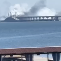 Pogledajte snimke: Ukrajinci gađali Krimski most, iznad mora se uzdiže oblak gustog dima