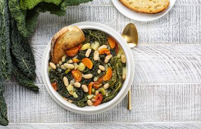 Toskanska juha: U Ribollitu možete dodati i ljetno povrće