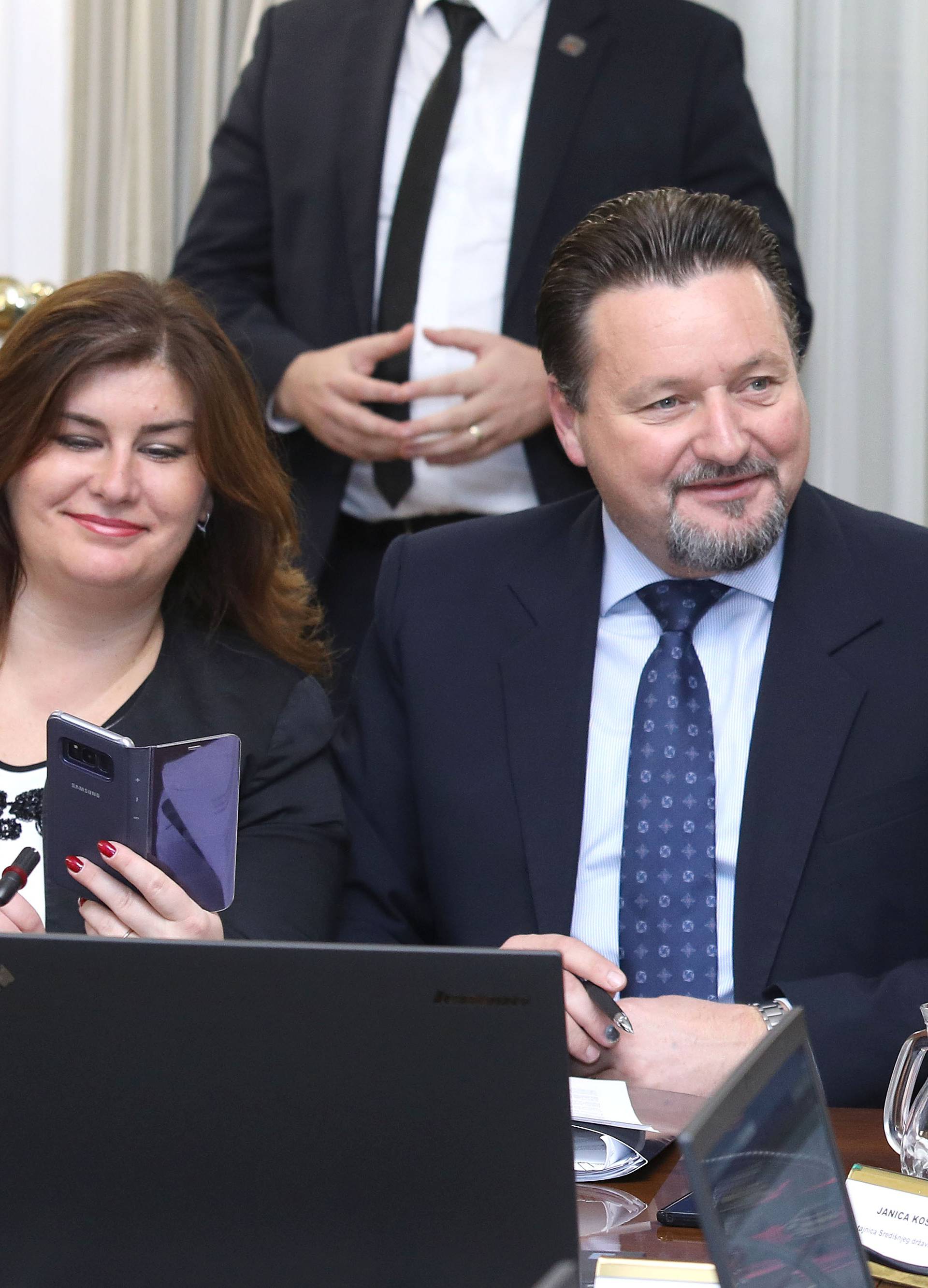 Zagreb: Vlada o jamstvima Uljaniku i provedbi zakona o Agrokoru