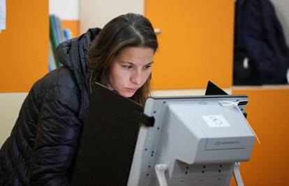 Bugari na četvrtim izborima u manje od dvije godine, a nade za stabilnu vladu su minimalne