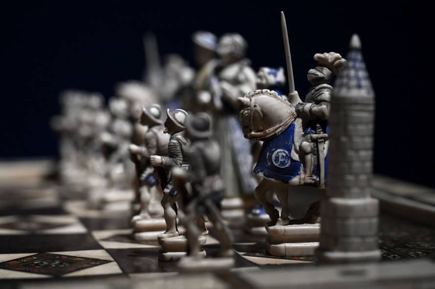 Zagreb: 1100 izlozba Hrvatskog Kraljevstva  u Klovicevim dvorima