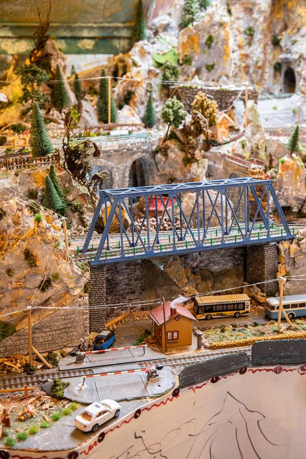 Oživio željeznicu koja je povezivala Konavle s Bečom: Pero je bajkovitu maketu gradio 12 godina