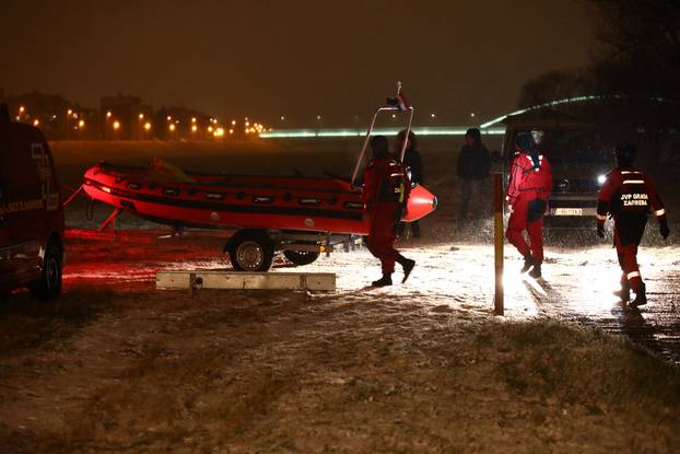 Zagreb: Policija i HGSS pretražuju rijeku Savu 