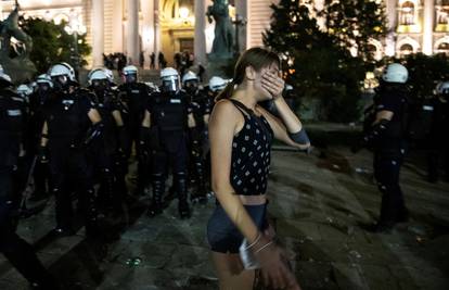 Incidenti nakon prosvjeda u Beogradu: Uhitili nekoliko ljudi