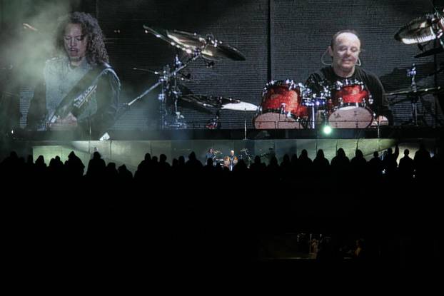 ARHIVA - 2010. Zagreb: Metallica na Hipodromu oduševila preko 30 tisu?a fanova, a kiša je lijevala kao iz kabla